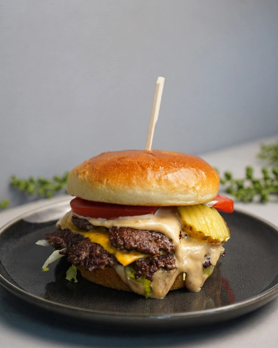 Smash Burger Lucky's mit hausgemachter Sauce