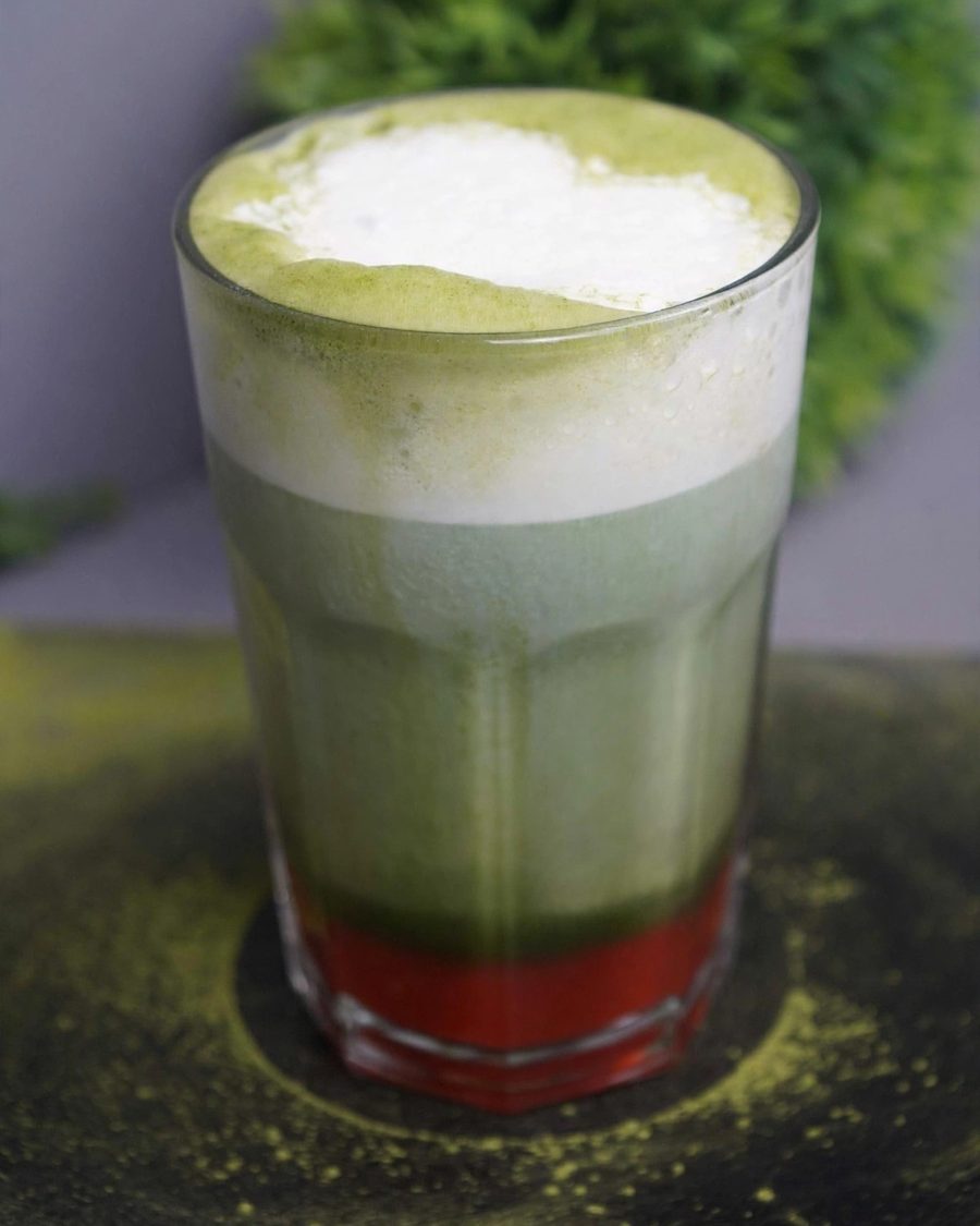 Matcha Latte im Glas