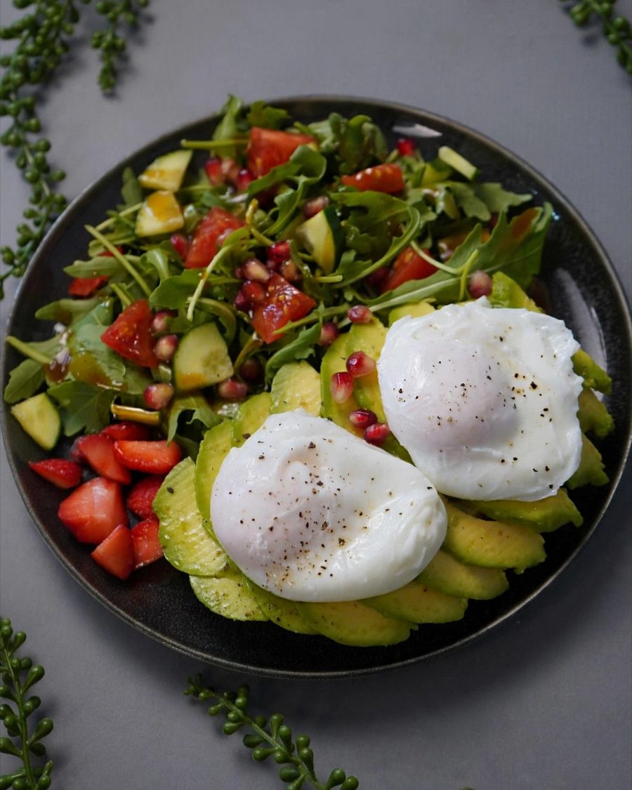 Avocado Toast mit pochierten Eiern